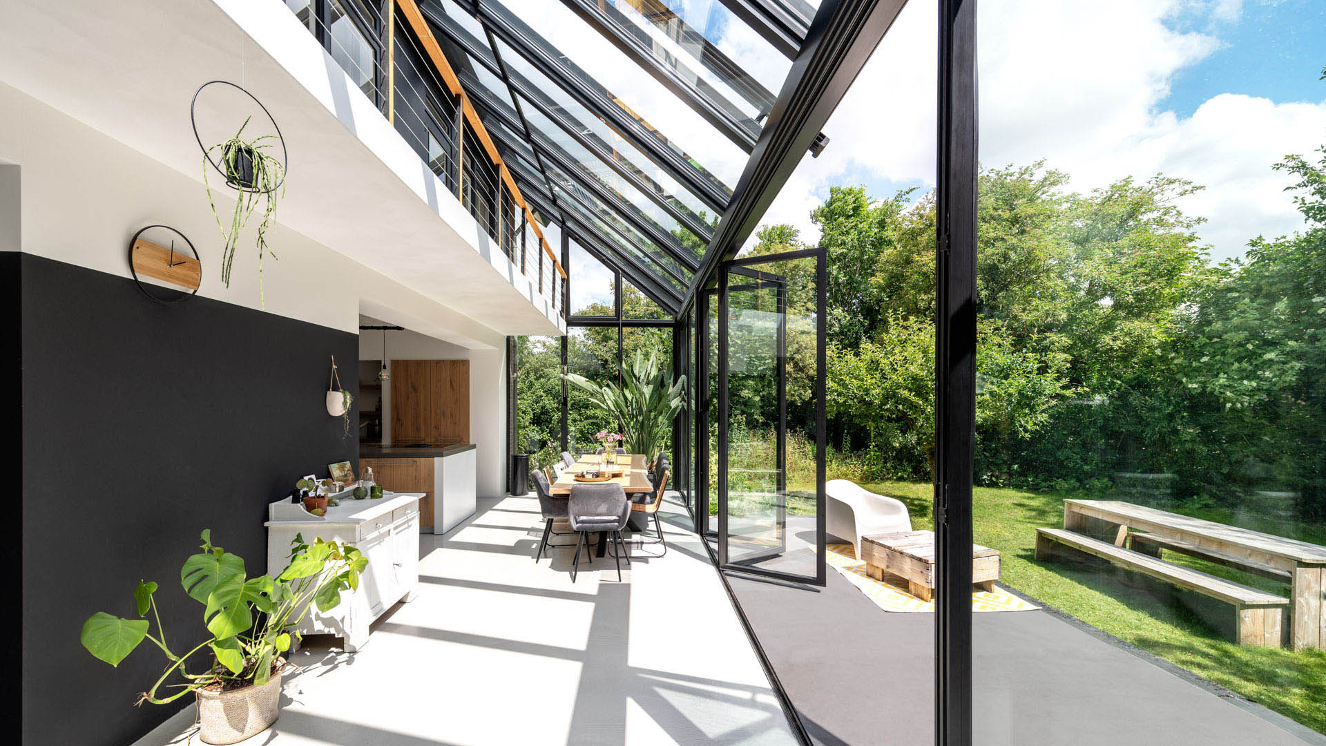 Solarlux Wintergarten und Wohnwintergarten Systeme in Aluminium oder Holz/Alu Kombination
